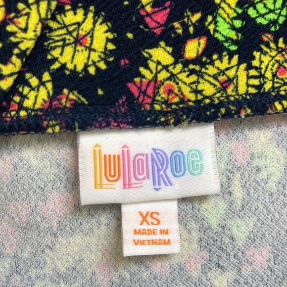 💕NWT Lularoe Cassie Floral & Geometric shapes Pencil Skirt💕 - Picture 5 of 7